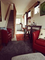Charming 1-bed Maisonette With Mountain View