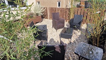 Charming 1-bed Maisonette With Mountain View