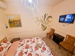 Gardenrooms Larnaca