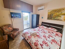 Gardenrooms Larnaca