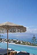 Hill Club Naxos