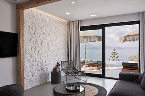 Hill Club Naxos