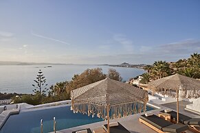 Hill Club Naxos