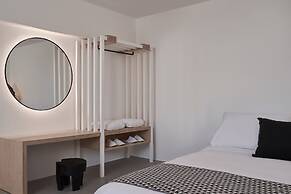 Hill Club Naxos