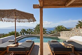 Hill Club Naxos