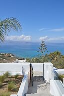 Hill Club Naxos