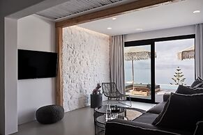 Hill Club Naxos