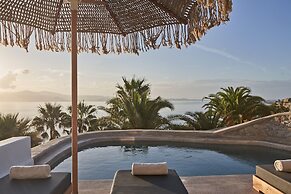 Hill Club Naxos