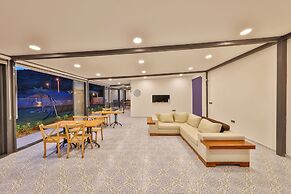 Thomas Suites Datca
