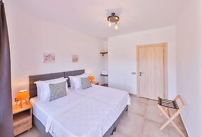 Thomas Suites Datca