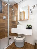 Limehome Barcelona Carrer de Fontcoberta