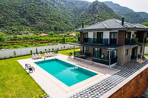 VILLA SEMI