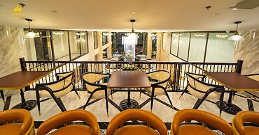Luxury Hotel