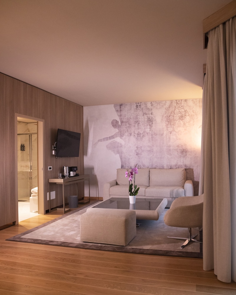 Miramare Suites