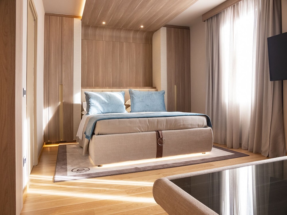 Miramare Suites