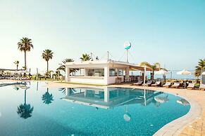 Piere Anne Beach Hotel