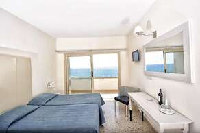 Piere Anne Beach Hotel