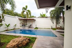 Resona Pool Villa by Aonanta Group