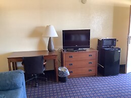 Silver Spur Vintage Inn & Suites