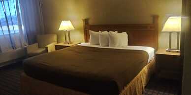 Silver Spur Vintage Inn & Suites