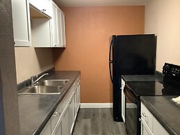 Silver Spur Vintage Inn & Suites