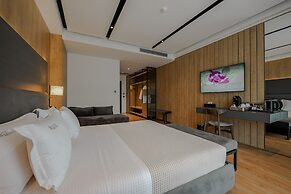 Uji i Ftohte Hotel