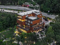 Uji i Ftohte Hotel