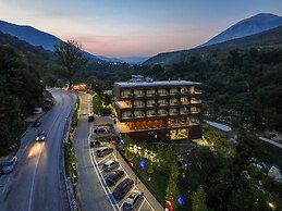 Uji i Ftohte Hotel