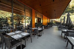 Uji i Ftohte Hotel