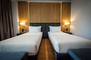 Uji i Ftohte Hotel