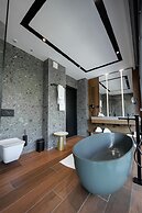 Uji i Ftohte Hotel