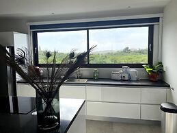 Impeccable 2-bed Apartment in Willemstad