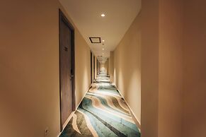 Elements Hotel & Shops
