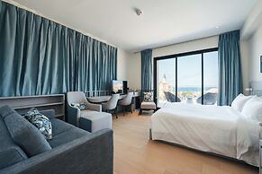 Elements Hotel & Shops