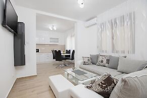 Muo Sea Front Apartments Kotor