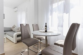 Muo Sea Front Apartments Kotor