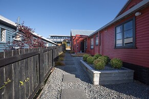 LKNZ Lodge & Cafe