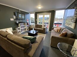 LKNZ Lodge & Cafe