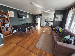 LKNZ Lodge & Cafe