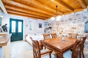Studio Apartment Pupa