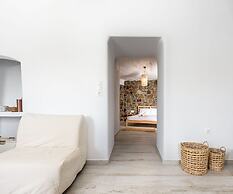 Salty Caves Apartments Milos