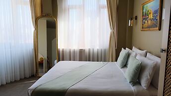 By Kinyas Hotel