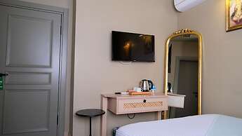By Kinyas Hotel