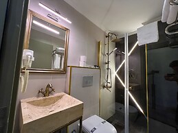 By Kinyas Hotel