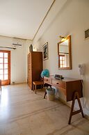 Almira Inn