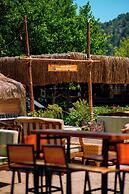 Marimare Beach & Bungalow Hotel