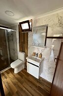 Marimare Beach & Bungalow Hotel