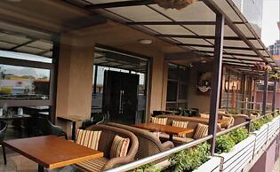 Hera Hotel