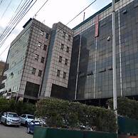 Hera Hotel