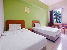 Hotel O Night Queen salak Tinggi
